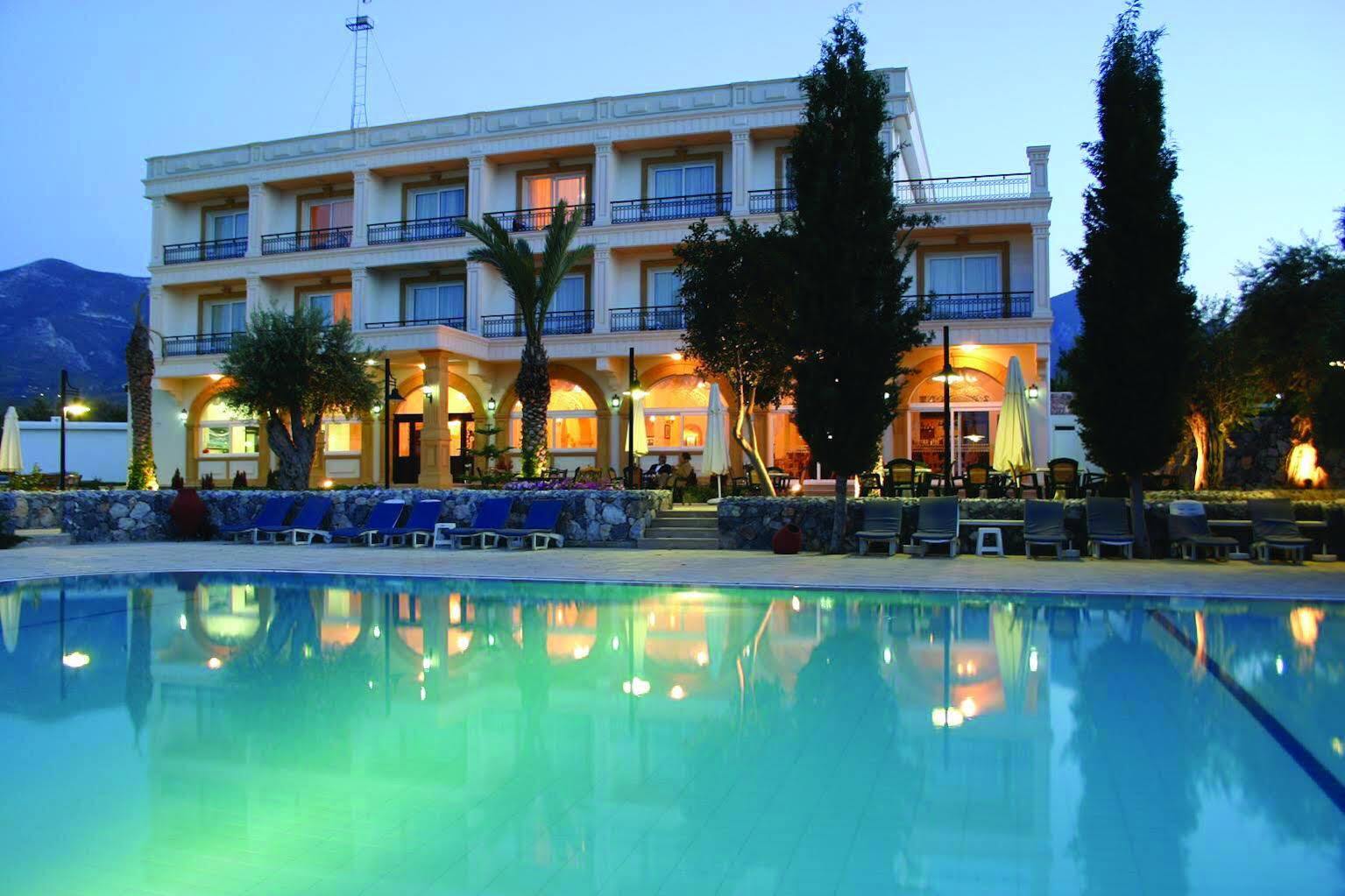Sammy'S Kyrenia Boutique Hotel & Pool Exterior photo